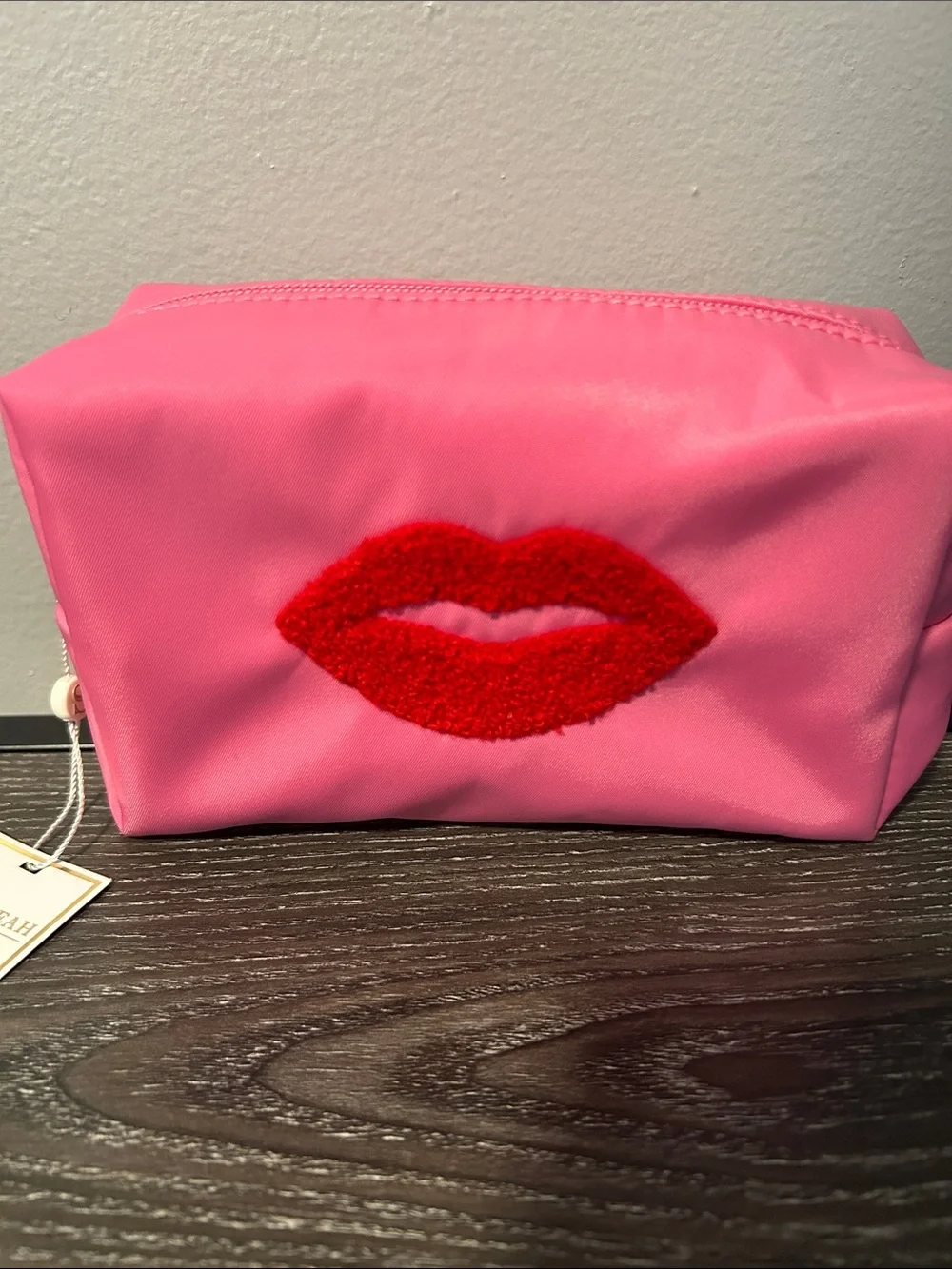 Shiraleah Cara Lips Cosmetic Pouch, Pink NWT